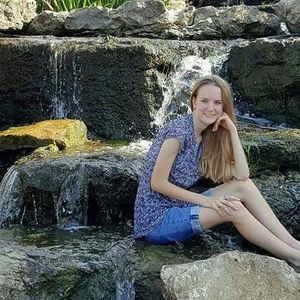 Meet your Posher, Monica